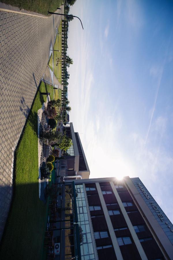 Hotel Mariss Алба Юлия Екстериор снимка