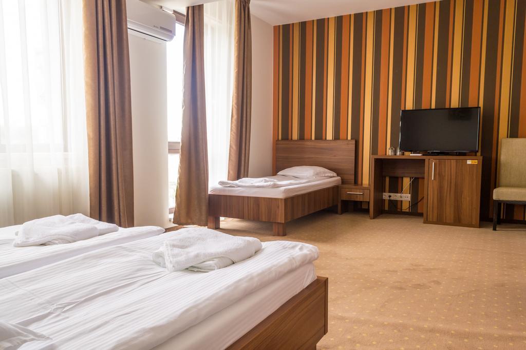 Hotel Mariss Алба Юлия Екстериор снимка